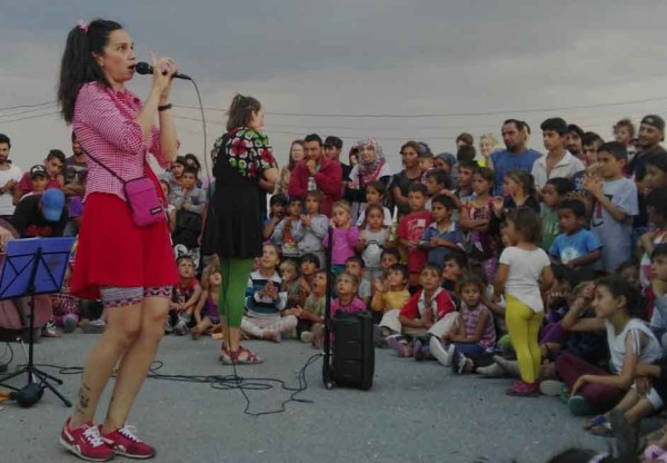 'Ajuda als Refugiats: Apadrina una Butaca''s header image