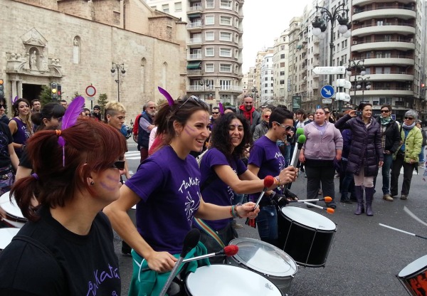 Tiakatú batucada: batucada de mujeres's header image